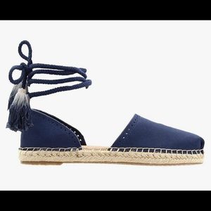 Tom’s Navy blue Katalina espadrille size 7